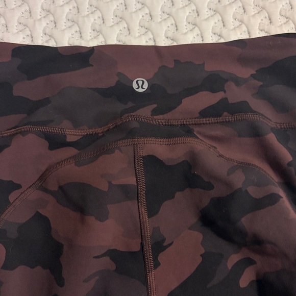 lululemon athletica Camouflage Leggings - Brown and Black - Picture 3 of 3